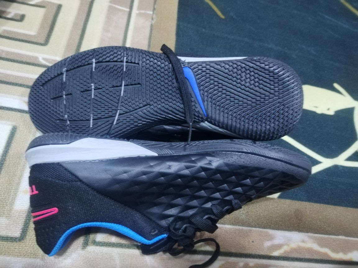 حذاء صالات وتارتان اصلي وطبيه  وشكله عالميه  قطعه جنن حجم 40 ونص 
توصيل اكو وسعر مناسب


**إذا كنت صاحب هذا الإعلان وتريد حذفه لأي سبب، رجاءا أرسل رسالة إلى الدعم الفني**