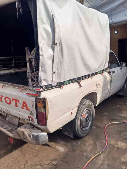 سلام عليكم بيكم موديل 80 سنويه ورقم نينوى السيارة بسمي محرك كير شرط 
والنضافه كدام العين  للاستفسار الاتصال ***********
***********
