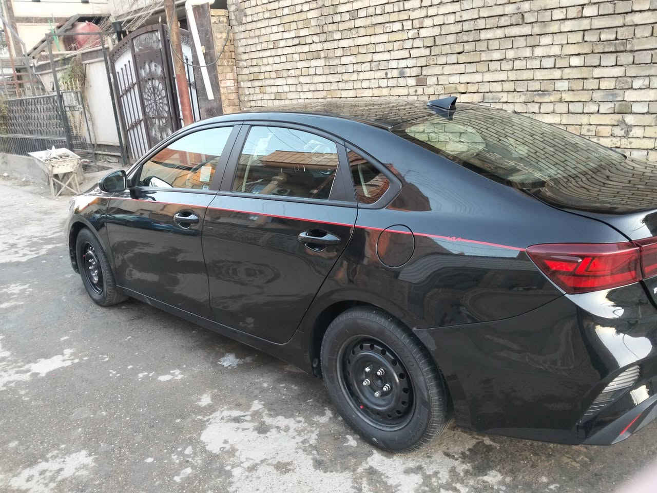 سلام عليكم كيه فورتي موديل 23 ماشيه 45 حادث بلعراق جاملق السعر 150وبيه مجال ***********
