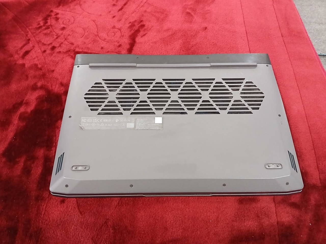 السلام عليكم
السعر ١٠٧٠ مليون وسبعين مكان بغداد ***********
الموصفات 
Lenovo 82xv
Ram 16 ddr 5 5200
Hard m.2 512 g
Cup i7 13620h 
Vga RTX 4050 6 g 95 w
Lcd 1080 full hd 144 h
