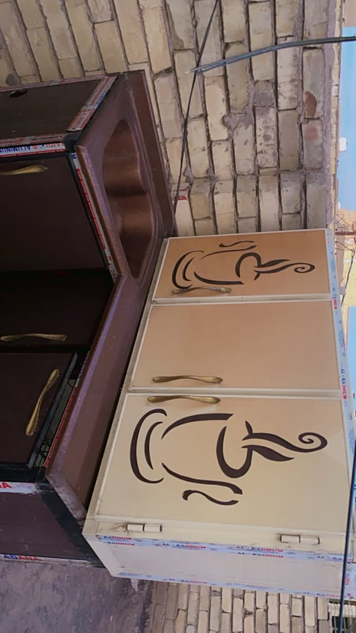 السلام عليكم عندي كانتور جديد تفصال مرمرايه وبي داخله سله مواعين ولله جديد المرمرايه متنشال ابد ثكيله الله شاهد بس المرمرايه ١٥٠ زاويه خاص واذا رقم ***********
