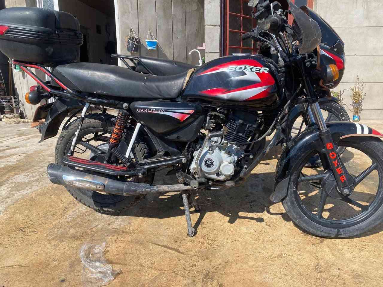 سلام عليكم لموشراي ليتعبني فدوة 
لبيع وحدة مديل 20وحدة مديل 21ثنينهن اوراق كاملة اصولية شرط ترقيم لحمرة كفالة عامة ولسودة ابيعلك كوم حديد مستعجل علة بيعتهن ولمو شراي ليتعبني سعرهن ثنينهن مليون و 250وبيهن مجال حك جية مكاني طريق دلة عباس قريت المجدد ابيع من باب بيتي ***********
