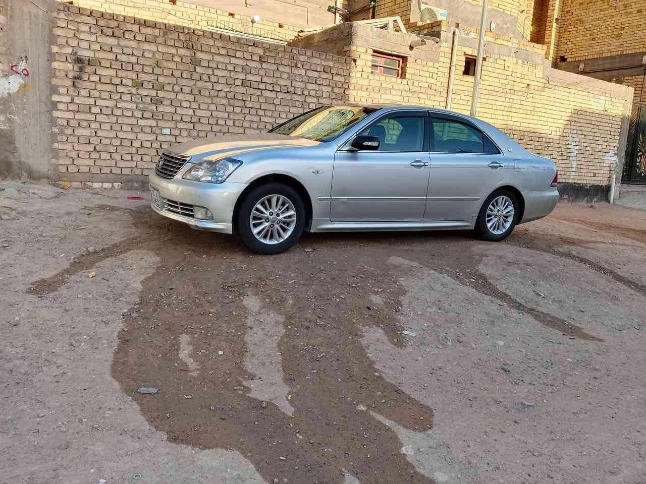 السلام عليكم شاهينه للبيع او المراوس بملكه صدفيه او اوبتيما  شاصي 82 موديل 2005 
ترحيب خمس بصمات بصمه سوده 
ومعروفه باقي المواصفات 
معروضه 135 
تحورة نجف من جوه فوك امارات والظفيره عايدها بالنجف ولا كلوب يشتغل شرط 
***********
