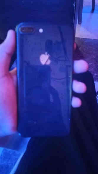 السلام عليكم  عيوني عندي هاذ اليفون بس بطريه مرفوعه كله ابلادي افحص وخذه ايفون اثماني ابلاص شاشا ابلادي ماملعوب بيه خلص بس بطريه مرفوعه ذكرته 265 الجهاز نضيف اي عيب مابي السعر 170 وذا شراي اتوصل وياي علا هاذ الرقم(***********)
