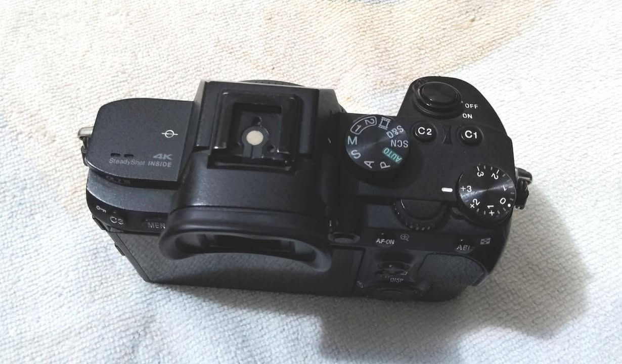 كامره سوني A7 ماركه 3
ملحقات

عدسه 85

حزام كتف

رام 32

جنطه مقسمه

شاحنه تايب سي

توصاله شحن

***********
