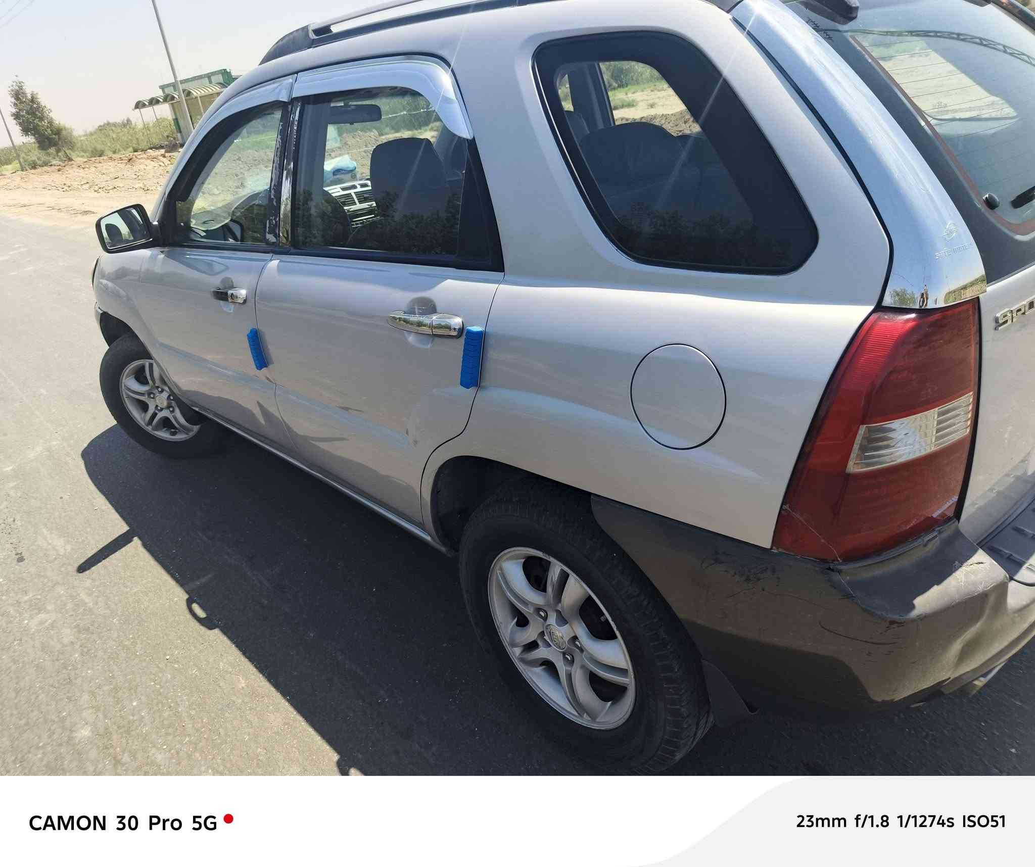 سبورتج 2008 وارد امريكي 6V حجم المحرك 2700 حادثها جاملغ وباب جهة السايق مصبوغة صفحة سيارة مال بيت صارلها خمس سنوات عندي رقم بغداد الماني  مشروع وطني وبأسمي سنوية نافذة ل 2028 نظيفة كولش مابيها اي نقص تجي وتشوف بعينك سعرها مناسب جدا عارضها ب 95 $ وبيها مجال مكان السيارة بابل / الاسكندرية اي استفسار الاتصال على الرقم ***********
