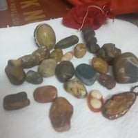 أحجار • للبيع