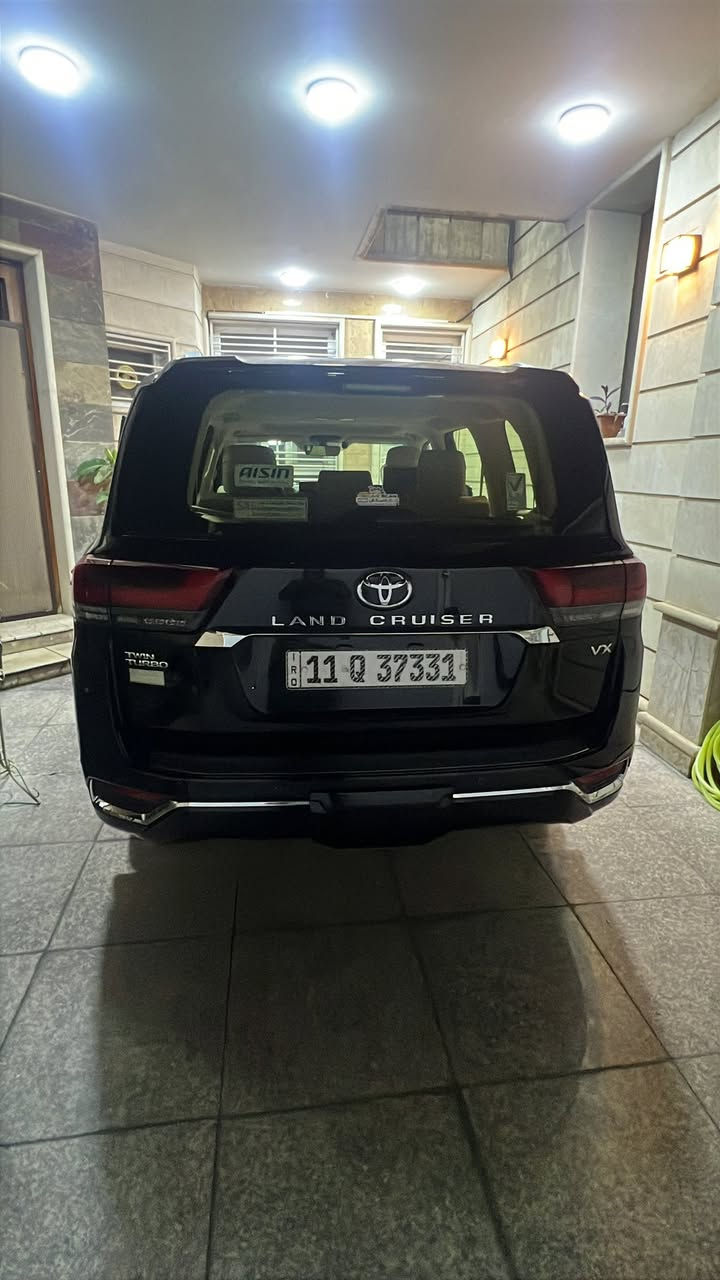 تويوتا لاندكروز (VX)twin turbo  شركة ساز اسود 
موديل 2022  
كفالة عامة حتة من الشخط وضع الشركة
رقم بغداد باسمي   
مواصفات VX فول مواصفات واحد ع واحد 
توين تيربو 
بصمه عدد 2 + بصمه ابواب 4 
فتحه يسقف 
كشنات جلد 
كشنات تدفئه +تبريد 
كراسي اثنين كهرباء 
صندوك كهرباء 
3 شاشات اصلي تطبيق 
دتاشو 
سماعات JBl دمامات 
كشنات خلفيه 
دبل رادار 
توقف ذاتي 
نقاط عمياء 
شاحن واير ليس  
ثلاجه 
سايد بريك
اوتو هولد 
لد امامي خلفي 
اشاير لكزس امامي خلفي 
لايت 3 عدسات 
كشافات ضباب 
وضعيات قياده متعدده 
ستيرن كهرباء + تدفئة 
 السياره مغلفه PPF ضمان ١٠ سنوات 
وبعد بيه هواي مواصفات معروفه مواصفات VX
عداد المسافه ٦٦الف 
السياره ب اسمي تحويل ثاني يوم
السعر ٧١٥ 
العنوان بغداد الاعظمية 
للاستفسار الاتصال على الرقم  ***********
