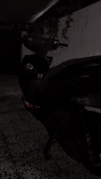 سلام عليكم جيتي ار ماشيه ١٨ كلش نضيفه رمبه مال جناي مكان حي العامل السعر مليون او ١٠٠ لمو شراي لي علق رقمي ***********
