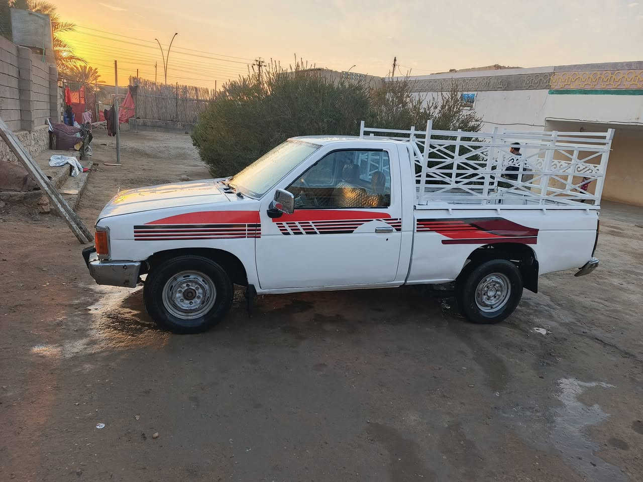 السلام عليكم 
بيكم للبيع او مراوس سياره حيل نظيفه معنه الكلمه 
العنوان هيت ناحيه الفرات 
الرقم ***********
