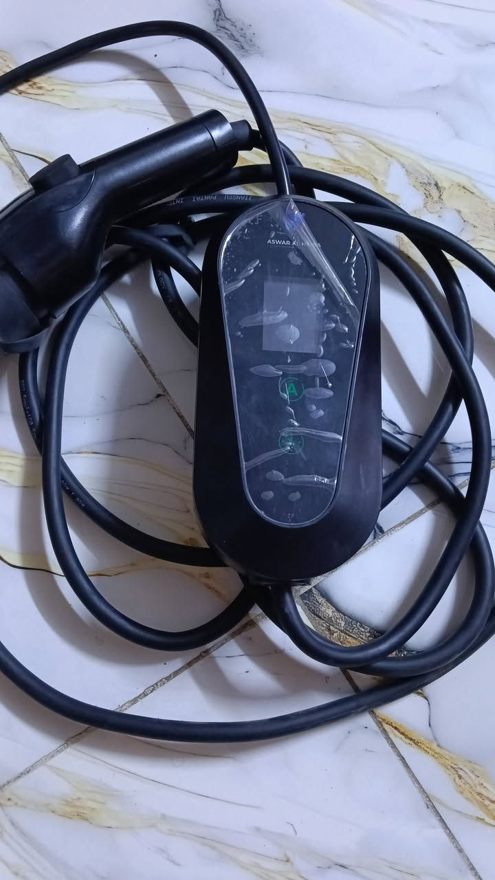السلام عليكم شاحنه بي واي دي ام الايرث قبل أسبوع اشتريتها خمسه متر طولها و16امبير مشحون مره وحده بيها وكارت الضمان بيها سنه كامله السعر 110وبيها مجال بسيط بغداد جميله ***********
