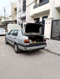 اسلام عليكم كولف موديل ٩٥ باسمنه سياره حلوه ابلاديه تبريد بي ليك فقط م...