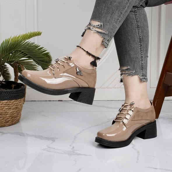 تابع الصفحه ليصلك كل جديد 🤗
حذاء فلوريتان نسائي بدون وزن 🎈
القياس 37_41 

تتوفر بـ الوان كما موضح بالصورة 
للحجز والاستفسار مراسلة الصفحة او عن طريق الواتساب ،تلگرام ( *********** ) 
يوجد توصيل  مجاني داخل عفك
❤️

بالامكان استرجاع القطعة بدون دفع التوصيل اذا كان يختلف عن الطلب المرسل او الصوره المحددة التوصيل لكافة محافظات العراق 

العنوان عفك / سوق الجمعه الاول 
#ماشا_للأحذيه_والحقائب
