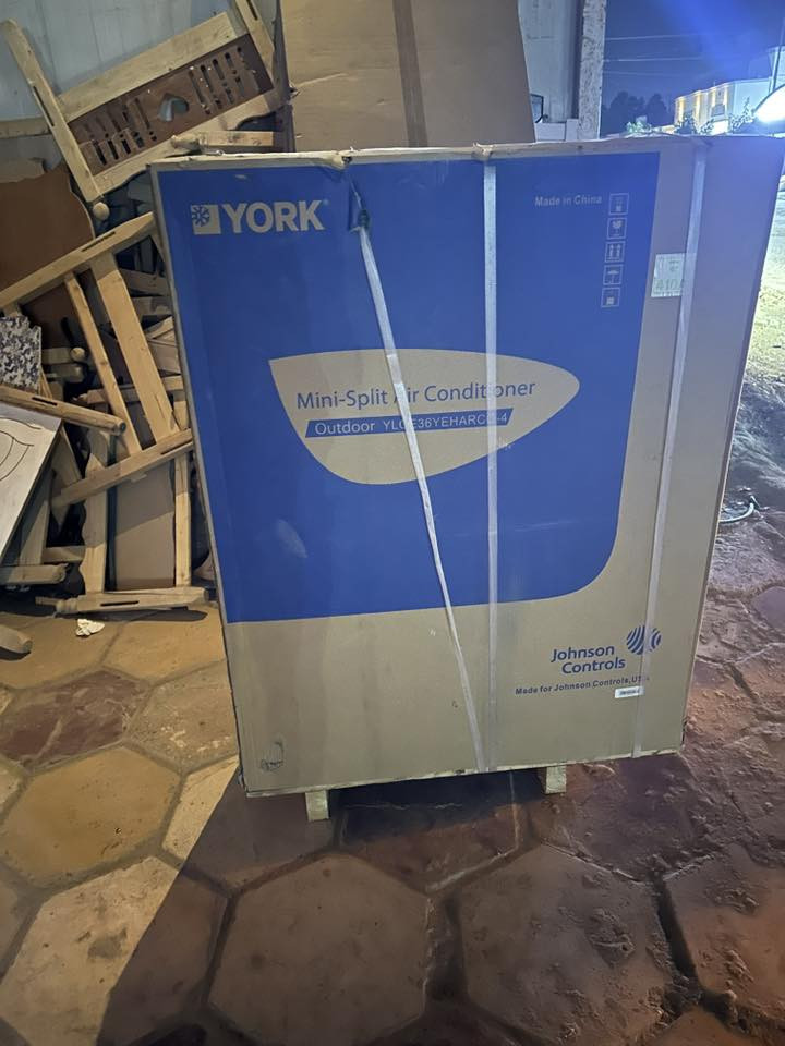 سبلت يورك 3طن للبيع بل كارتون دبل مروحه السعر مليون و700 قفل.  *********** الحمزه الغربي
