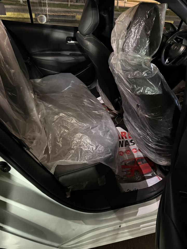 سلام وعليكم 🔥
للبيع كورلا هايبرد 2025
ب اسمي تحويل ثاني يوم 🔥
السعر149 
المحرك 1.8 لتر 4 سلندر (هايبرد بنزين + كهرباء)
قوة المحرك تقريبا 138 حصان
ناقل حركة اوتوماتيك E-CVT
نظام دفع أمامي FWD 
.

المواصفات 🔥
.سلايت 
• شاشة لمس مع بلوتوث و Apple CarPlay
• تشغيل بصمة وزر ستارت
• كاميرا خلفية
• حساسات ركن خلفية
• مثبت سرعة (Cruise Control)
• تحكم بالدركسون
• مكيف أوتوماتيك + فتحات تبريد خلفية
• مرايا كهرباء مع إشارات
• زجاج كهرباء
• نظام صوتي سماعات متعددة
• مدخل USB و AUX
السياره ماشيه 13  
للاستفسار (***********)
السعر149 
 مكاني بغداد (شارع فلسطين )او بسمايه
