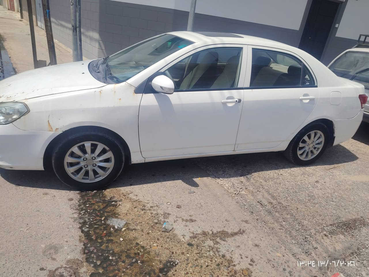 السلام عليكم BYD2013فول موصفات بيها طخه بلجاملغ الأمامي مال السائق سنويتها جديده رقم نينوى باسمي المحرك بي نفخ السعر 50$
***********
