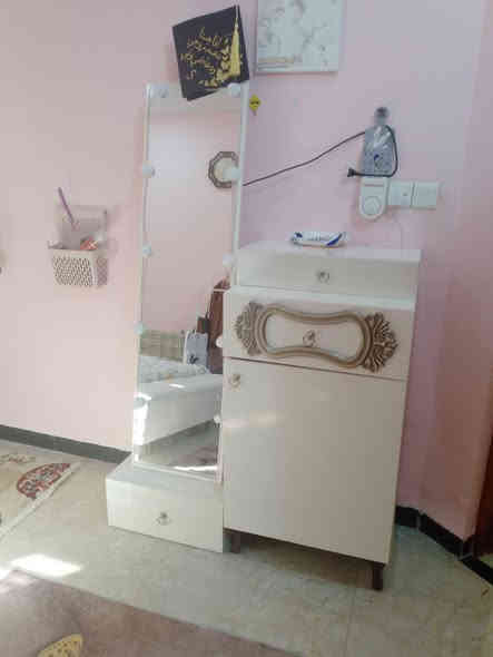 غرفه نوم تركيه  جديده نضيفه كلش مابيها اي ضرر ومحتاجين ونريد نبيعها خشب تركي ثكيل السعر 700 التواصل ‏‪***********‬‏

العنوان الانبار الخالديه حي القدس
