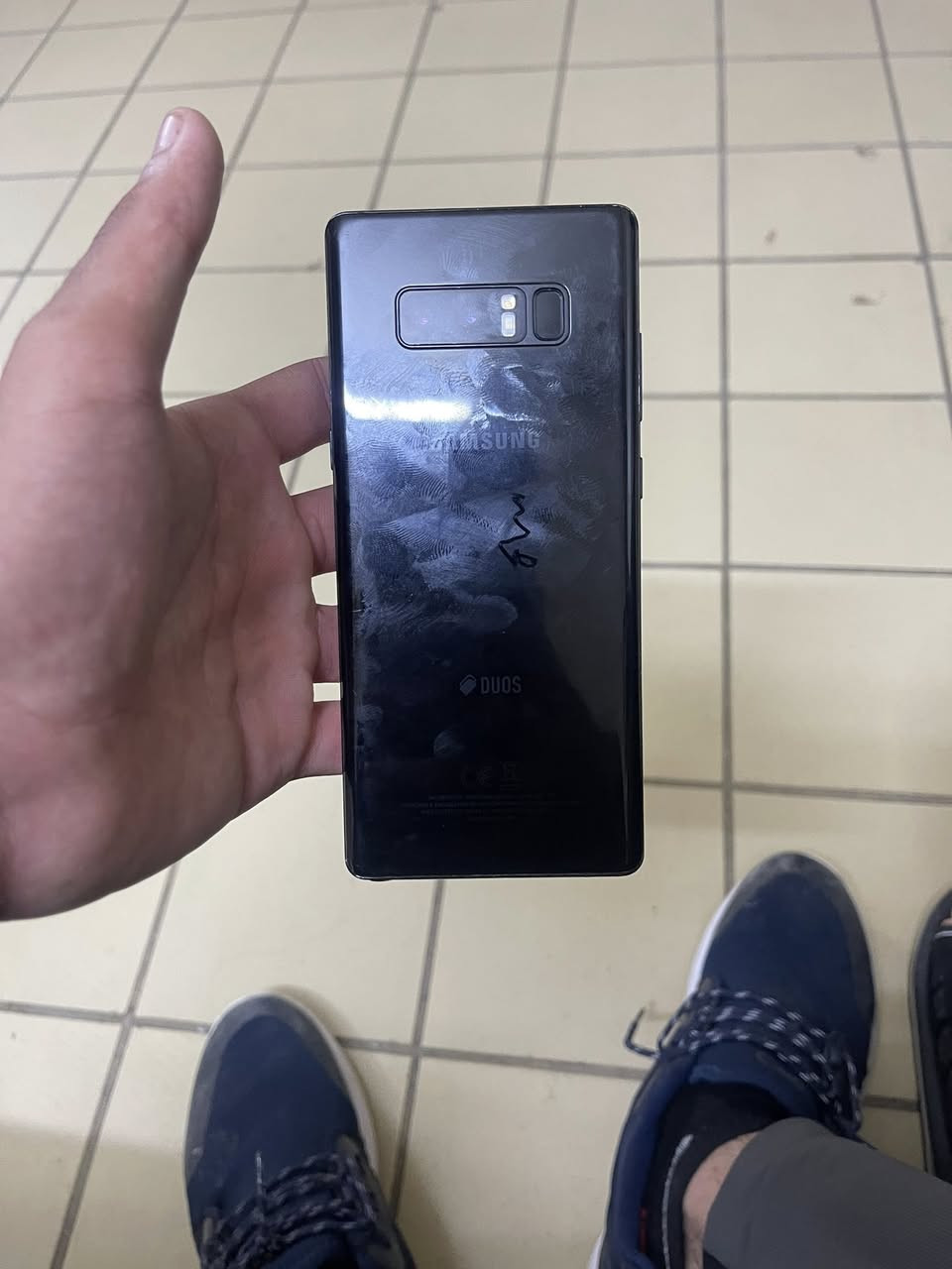 سامسونك نوت 8
ذاكره ١٢٨ 
جهاز  كلها شغال دبل سيم كارت 
كله شغال على وضع شركه 
بس بس هاي طخه بل الكاسه وما مئثره. 
جهاز بيع او مراوس 
مكاني كراده


**إذا كنت صاحب هذا الإعلان وتريد حذفه لأي سبب، رجاءا أرسل رسالة إلى الدعم الفني**