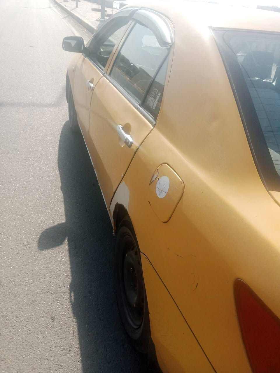 بي واي دي اف 3 موديل 10الكشر بي ملاحضات  تخم تاير جديد مو مال باله  باتري جديد تبريد ثلج حداديه 70بلميه كهربائيات كلها شغاله رقم بغداد مشروع وطني  مكان السياره الزعفرانيه ***********
