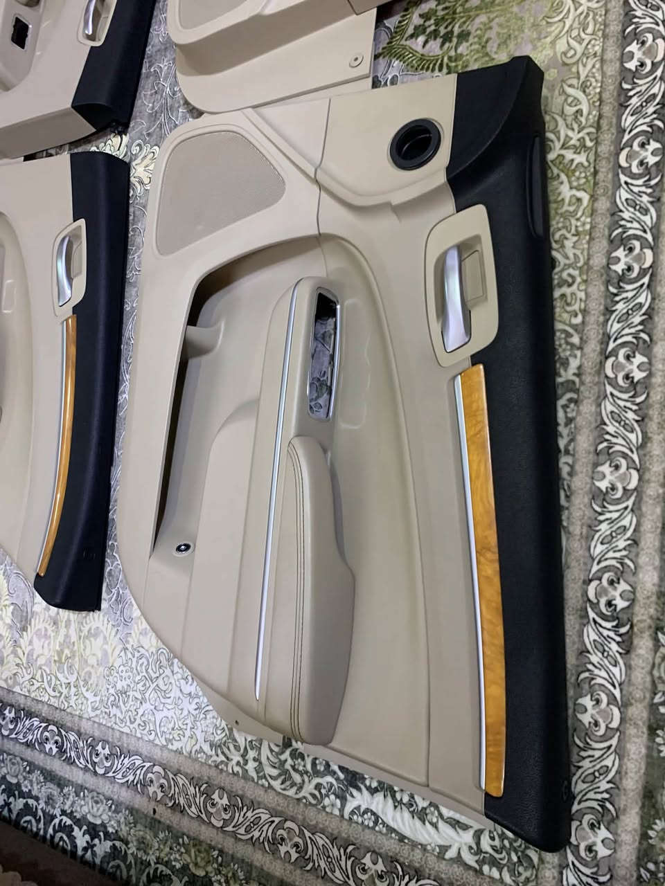 سلام عليكم بطاين اوباما. عسليات جدد نظافتهن 100‎%‎ كلش اذا بيهن ملاحظه تاخذهن بلاش شكد ما جدد كاملات هنه ويداتهن زيرو تريد هنه ويداتهن موجودات تريد بدون يدات هم موجودات كلشي بسعره 
مكاني بصرة 
الشراي يخابركم وبخدمتكم 
رقمي ***********
