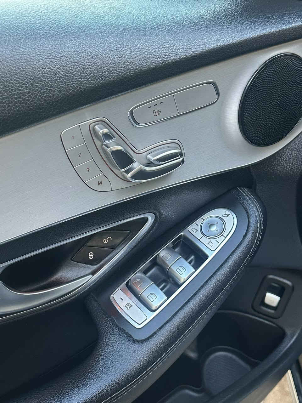 مارسدس موديل 2019 امريكي C300 السياره رقم بغدادجديده كلش السياره تو ويل مو فورمتك فتحه سقف سلايد بجم عدسات زنون شاشه كبيره رادار جانبي ومانع تصادم نضام ترحيب اضويه جانبيه بليدات مال باب 5 بصمه دخول ذكي صندوق كهرباء وفتح الصندوق ذكي بلرجل كامره خلفيه دواره نضام اطفاء المحرك ذاتي بلازدحام ويل كب بلادي حجم 18 تخم تاير جديد تبريد قطعتين دبل بطاريه السياره تحكمات استيرن وشفتات استيرن تبريد قطعتين هند بريك دكمه انضمه قياده كشنات كهرباءوخزن وتدفئه الكشنات الاماميه تبريد قطعتين ستيرن كهرباء لد نهاري رادار جانبي والمرايات الجانبيه قلابه السياره جديده كلش وبدون ايرباك حادثه جاملغ امامي ايمن ومصبوغ البنيد بدون اي تعديل للبنيد صبغ مطابقه لون  كير ومحرك وصدر كله جديد مكفول من الفتح صفر مسج السياره تخبل احلا من الصور جديده كلش شاشه جبيره وكلشي بيه ع الشركه مابيه نقص اي شي رقم بغداد تحويل مباشر السعر 25 الف دولار بيه مجال للاستفسار الاتصال ***********
