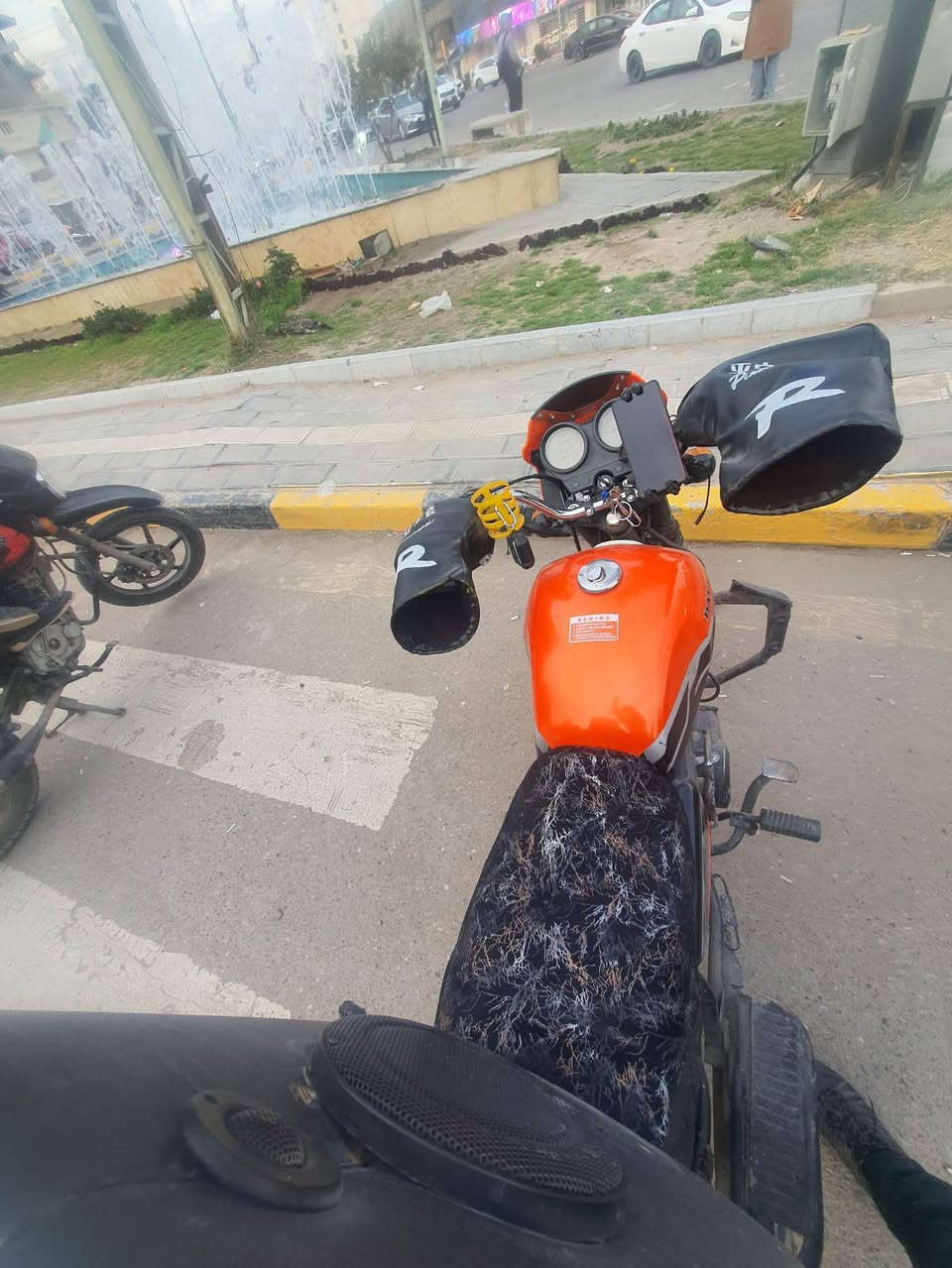 سلام عليكم دراجه دايوان مديل 23رقم وسنويه تحويل ثاني يوم دراجه بيهه تبخير قليل بل مشي ميبين وناقصه دبلات وصالنصه بس لسعر 2100 بيهه مجال قليل رقمي ***********
