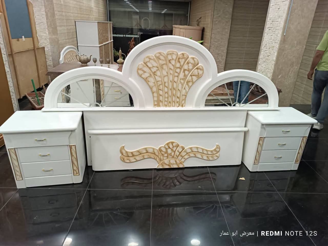 التفاصيل ضمن الصفحه الرئيسيه للمعرض 
ابو عمار واولاده للمفروشات 
كلمة علبوست بتوصلك التفاصيل والسعر 
لمزيد من المعلومات وتس أو اتصال 0996967478=0932634605
حمص آخر شارع الأرمن الرئيسي مقابل حوالات الفؤاد تماما 
غرفه الدمعه مع خزانه درفتين


**إذا كنت صاحب هذا الإعلان وتريد حذفه لأي سبب، رجاءا أرسل رسالة إلى الدعم الفني**