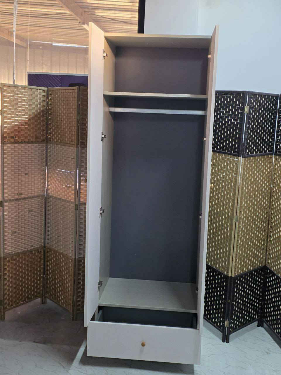 ✨ وصل الجديد يمّنا
📏 القياسات:
▪️ العرض: ٧٨ سم
▪️ الارتفاع: ٢٢٠ سم
▪️ العمق: ٦٠ سم
✔️ سعة تخزين ممتازة
✔️ استخدام عملي يومي
✔️ ينسجم ويا كل الديكورات
💰 السعر: 170دينار فقط 🔥
بدون نسبه ضيفو نسبتكم 
🚚 توصيل مجاني:
✔️ داخل بغداد
✔️ لجميع المحافظات


**إذا كنت صاحب هذا الإعلان وتريد حذفه لأي سبب، رجاءا أرسل رسالة إلى الدعم الفني**