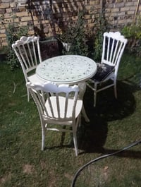 ميز عظم عاج • 3كراسي • حله