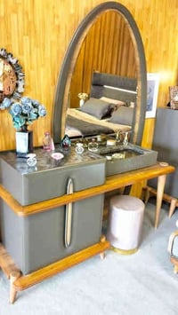 غرفة تركيا 8 قطع نضيفة بيها انارة ومخزن بالسرير 07735222511 مكان بغداد...