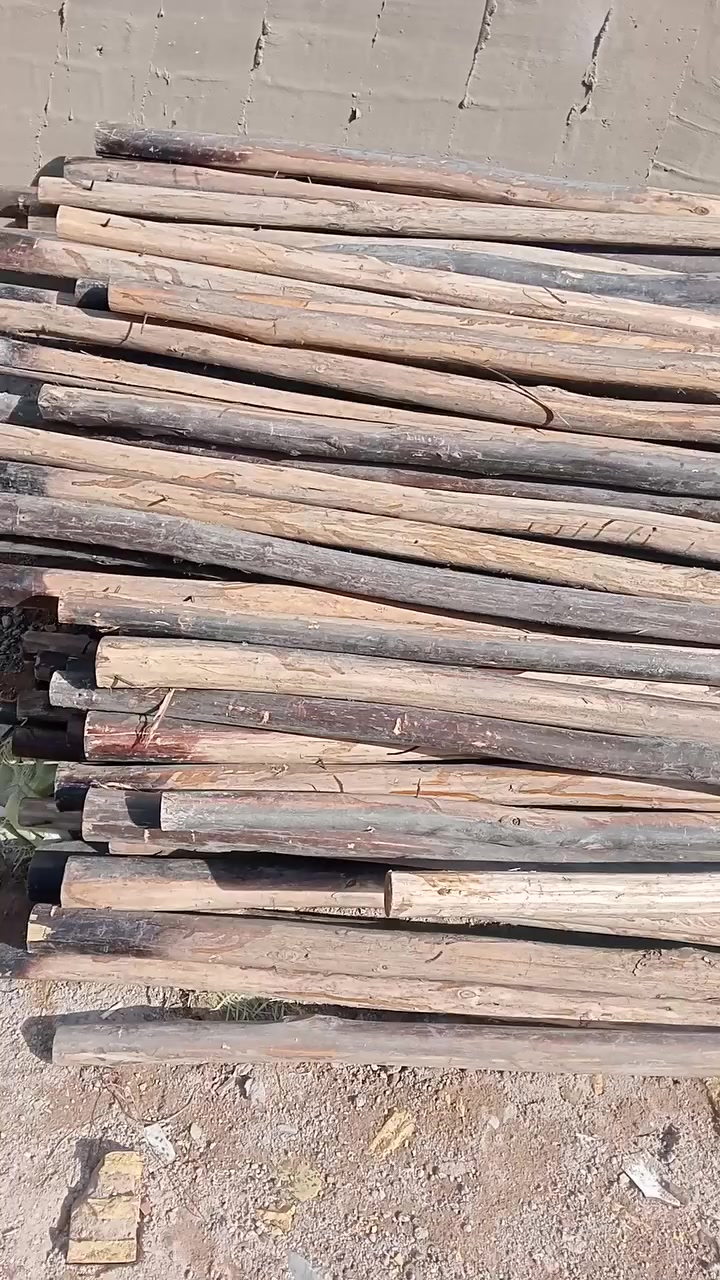 اعمد خشب الطول 2ونصالعدد187لبيع هاذ ***********
