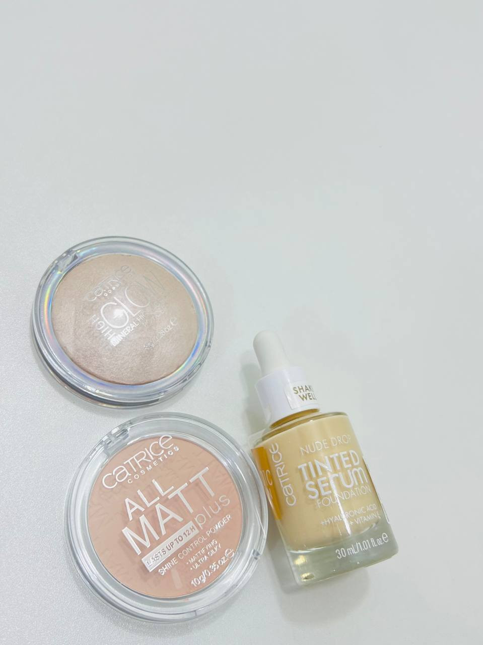 العـرض الـثلاثـي من كاتريس 🩷🫶🏻

• كريم أساس سيروم خفيف ومرطب بحمض الهيالورونيك، يوفر تغطية طبيعية "نيود. 🌷

• بودرة مضغوطة تتحكم باللمعان وتثبت المكياج لمظهر مطفأ (Matt) يدوم 12 ساعة.💕
هايلايتر بودرة إضاءة طبيعية ولامعة للوجنات والخدود ومدمع العين 🥹

متوفرات بـ 3 درجات حسب اختياركم 
﹏﹏﹏﹏﹏﹏. 🩷⋆˚🧁


**إذا كنت صاحب هذا الإعلان وتريد حذفه لأي سبب، رجاءا أرسل رسالة إلى الدعم الفني**