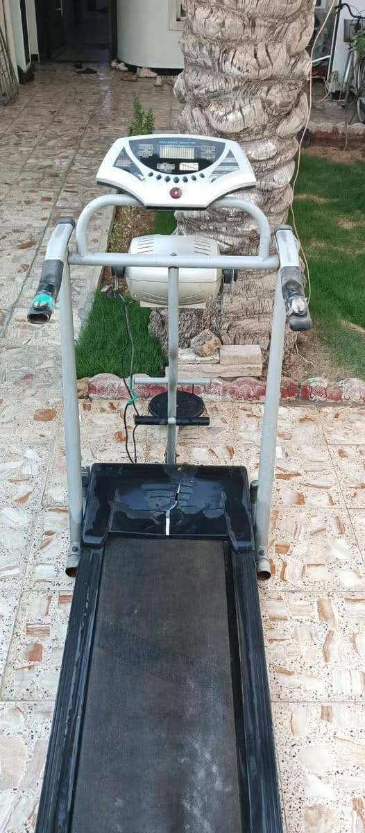 للبيع جهاز جري منزلي عملي ونظيف
يحتوي على 3 تمارين بجهاز واحد:

✅ مشي / جري

✅ حزام اهتزاز للتنحيف وشد الجسم

✅ قرص تويست لشد البطن والخصر

💰 السعر:125 وبيه مجال للشراي 

📍المكان: (بغداد/البلديات )

مكلفه بالنشر الخاص مغلق 

للتواصل 📞: ‪+964 770 085 9244‬


**إذا كنت صاحب هذا الإعلان وتريد حذفه لأي سبب، رجاءا أرسل رسالة إلى الدعم الفني**