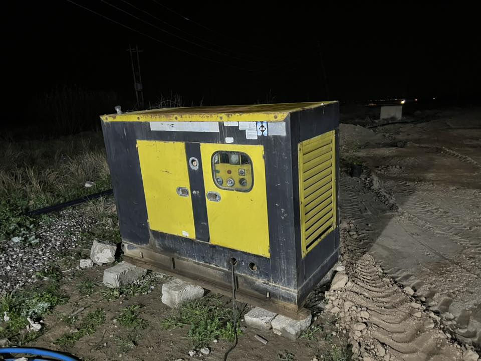 مولد بيركنز للبيع 3فيز كابينه شغال ولا صرف ولا بخار سعر 20 ورقه الشراي يتصل ***********
