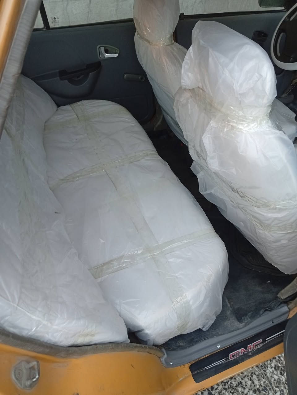 سلام عليكم خواني العزاز سايبه موديل 12 رقم صدامي مطلوبه هيه وغرامه مليون وشويه تحويل مباشر سياره بيه تبخير 
سعر 11 ورقه
دواخل سياره نضيفه كلش كدام عينك خوان اني مستعجل علبيع مكاني بغداد البلديات 
*********** تصال
*********** واتساب
