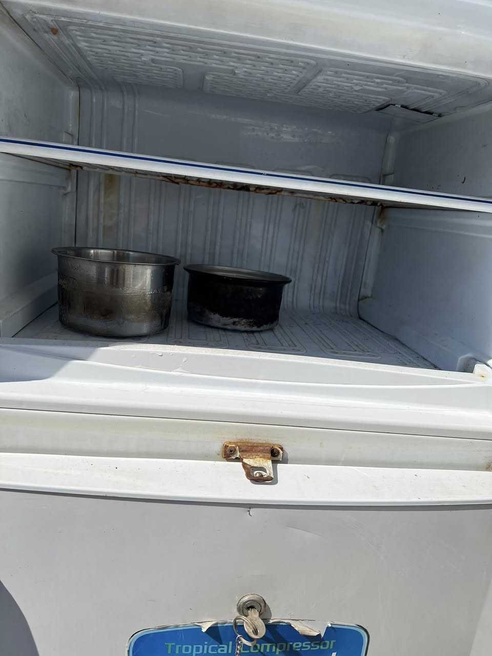 للبيع ١٠٠ وبيه مجال قليل


**إذا كنت صاحب هذا الإعلان وتريد حذفه لأي سبب، رجاءا أرسل رسالة إلى الدعم الفني**