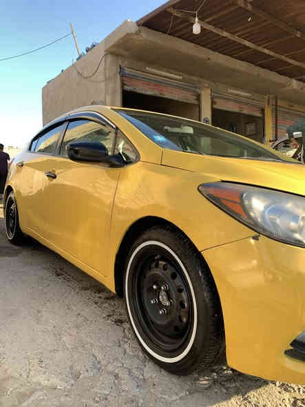 السلام عليكم فورتي 15 وارد امريكي مكينه 1800 دوش صدرها و تايراتها نص عمر حادثها مثل ماموضح بسونار سياره بيها 
مشكله بلكير بيها عته بين 40و60 خفيفه مكان سياره بغداد حي النصر رقم الموبايل *********** مامتواجد على فيس خابر وتدلل معروضه 107 وبيها مجال
