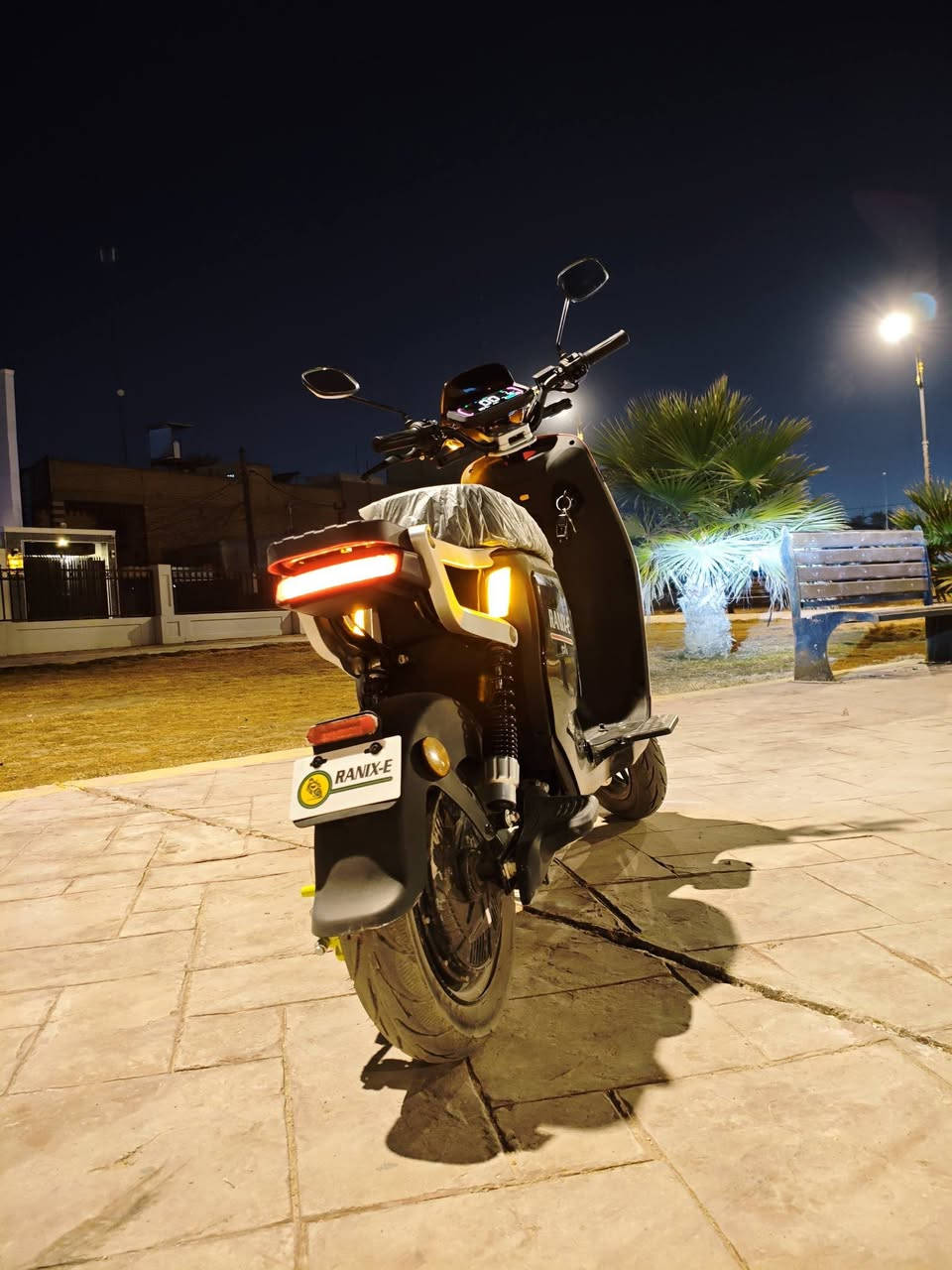 !!!! سلام عليكم هاي الدراجه للبيع
مواصفات الدراجه ؟

الدراجه تجي ست بطاريات

) بك ) R نضام

مثبت سرع

هورن

الدراجه ثلاث نمر

دبل اشاره

نضام تحديد المسافه

عالي ناصي (زنون)

بريكات دسك عمبار)

تجي ويل كب

تايرات جوبلس يعني يصير عندك بنجر فتيله تحل

الموضوع كله لا ركعه ولا افتح تاير وشد تایر

الدراجه دبلين مو دبل واحد تتحمل اوزان ثقيله

(80) سرعه الدراجه ؟

(50) دراجه شحنه ميه بالميه تمشيك

*********** للاستفسار
