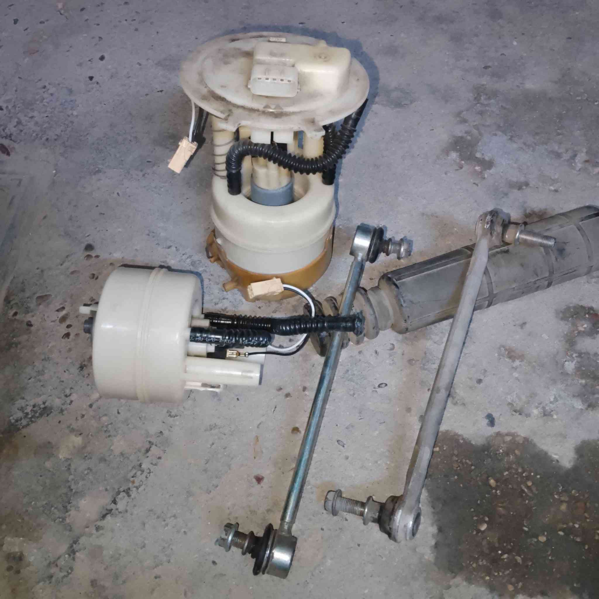 غراض نيسان فيرسا موديل 2008 للبيع كلمن وسعره رقمي ***********
