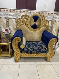 تخم ونص قنفات للبيع 2 كراسي و3 قنفات ام 3 نفرات و2 قنفات ام نفرين نضيف...