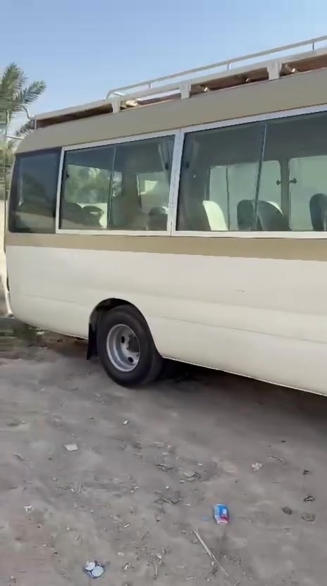 السلام وعليكم كوستر راس الثور خاكية 2001 رقم انكليزي بسمي مصفرة من كلشي مكينة كير حدادة خير من الله اكسل بية ونة قليلة مكاني البصرة السعر ١٦٠ وبيهة مجال السيارة معمرة كلهة يعني مصبوغة كلهة ***********
