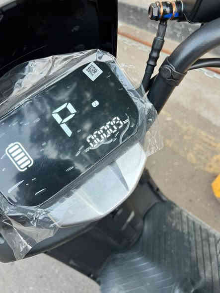 سلام عليكم🙋 شباب دراجه شحن البيع اليوم اخذتها. اليوم وصلها موجود دراجه عالميه الله شاهد بعدها زيرو زيرو ليوم اخذتها من المعرض 
مماشيه ابد ابد تجي وشوف بعينك 

موصفاته 
6 بطاريه وبقدرة ملف 1200 واط شرط الشعله القويه سرعته كم 70 كم
وتقطع مسافه لا تقل عن ال 70 ال 80 كم
         بالشحــنه الواحــــــــده
والدراجه من دون مبالغه راقيه ونعومه بالسياقه كوالتي
                    عالي جداً 

مواصفاتً الباقيه معروفه 

***********

عنواني بغداد
