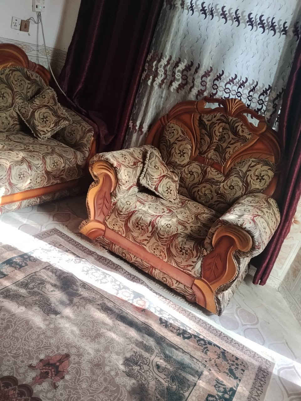 السلام عليكم تخم. 12 مقعد. جديد. سعره 375.وبي مجال بسيط مكان بابل للستفسار ***********
