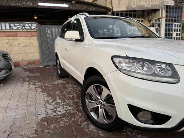 السلام عليكم
سنتافي للبيع موديل 12

فول مواصفات مكفله كير ومحرك 6 سلندر

سلايت بصمه

فور ويل ثلاث قطع تبريد

مكفوله من الحدث والصبغ

العنوان بغداد حي القاهره

هاتف ***********
