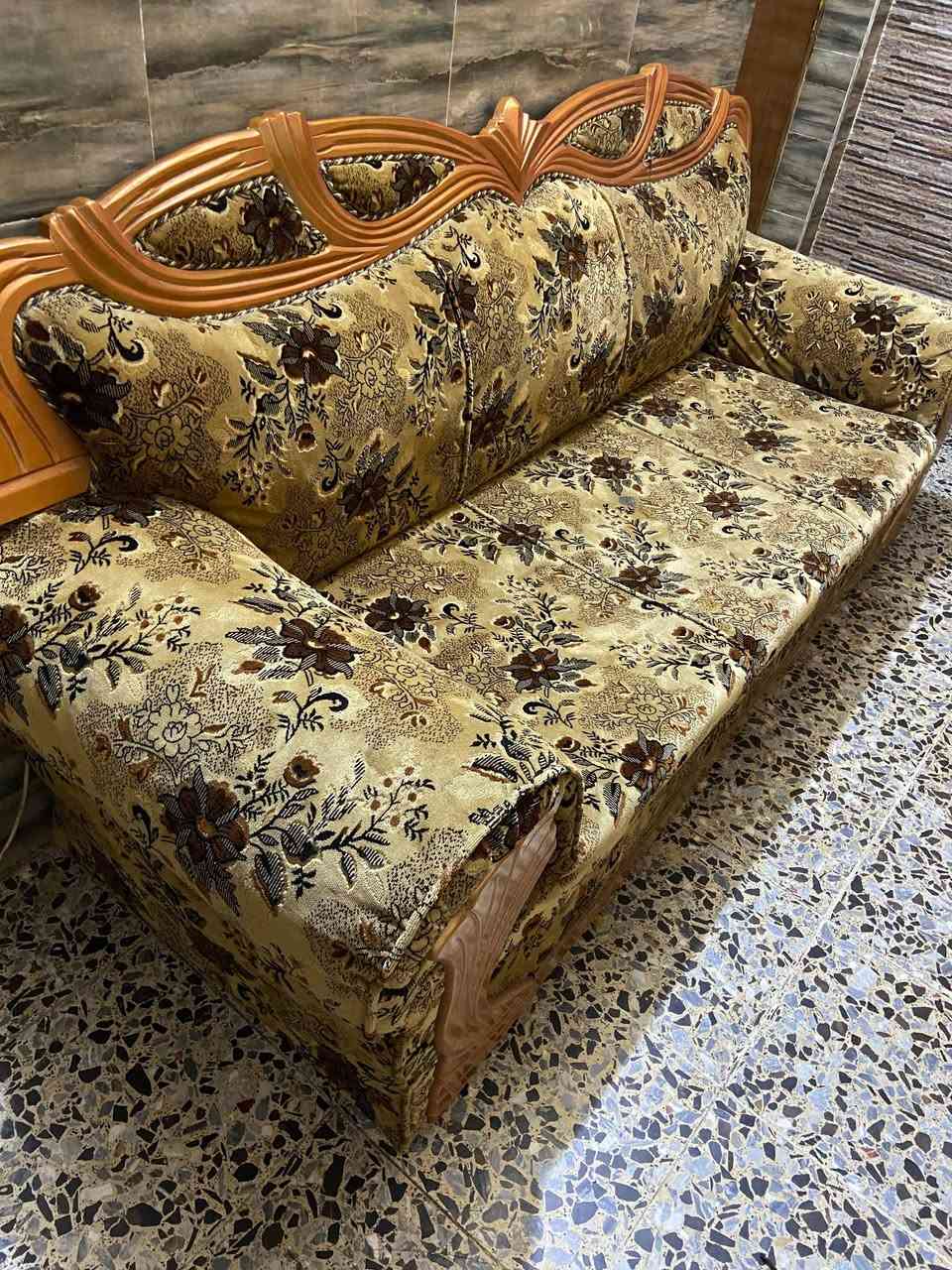 للبيع تخم عشر مقاعد نظيف مال بيت (***********) بغداد الشعله
