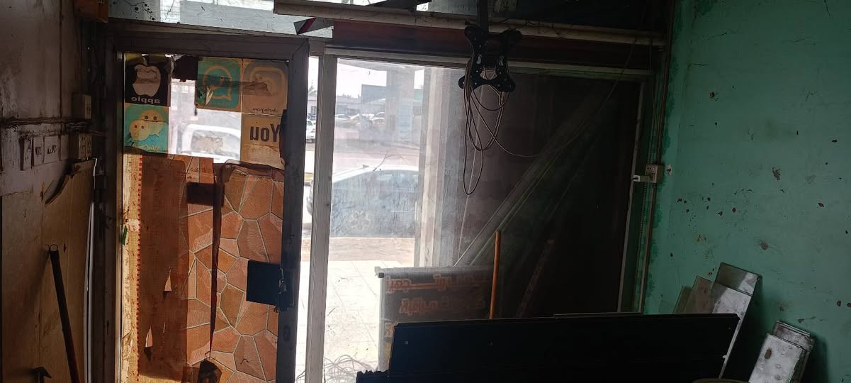 سلام عليكم
جامخانه 
ارتفاع 250 سم عرض250سم 

 باب الامنيوم 
 حط سعر باليرضي الله وتعال اخذهم
مكاني بغداد
***********
