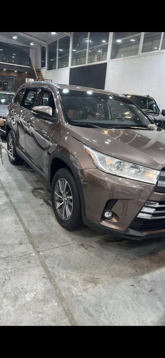 سيارة للبيع
تيويوتا هايلندر  موديل 2019  موصفات XLE
6 سلندر وارد امريكي داخل جلد داخل VIB
رقم ***********
