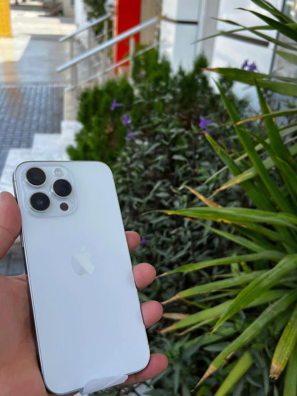 سلامً وعليكم ايفون 14بروً ماكس حيل نضيف 
مابي ولا جلخ شرط الفحص 
مامبدل بي شي لونو مميز ابيض 
بطاريتو ٨٥ 
التواصل على الرقم 
077 82042733
