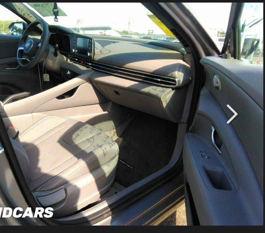 السلام وعليكم
النترا مديل 2023 وارد امريكي معوقين ماشيه 70الف استخدام شخصي ضربتها تبديل الدعاميه الاماميه فقط بدون ايرباك فول مواصفات عدى الفتحه 
السعر 153 مكاني الناصريه حي اور 

‭0783 308 0669‬
