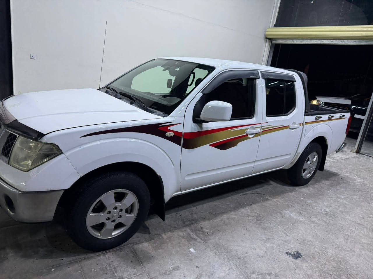 للبيع نيفارة موديل 2011/رقم واسط مشروع وطني سيارة اوتوماتيك  صبغ فقط باب خلفي باقي كفاله/ السعر 115 مجال قليل مكانه واسط قضاء الصويرة/ ***********
